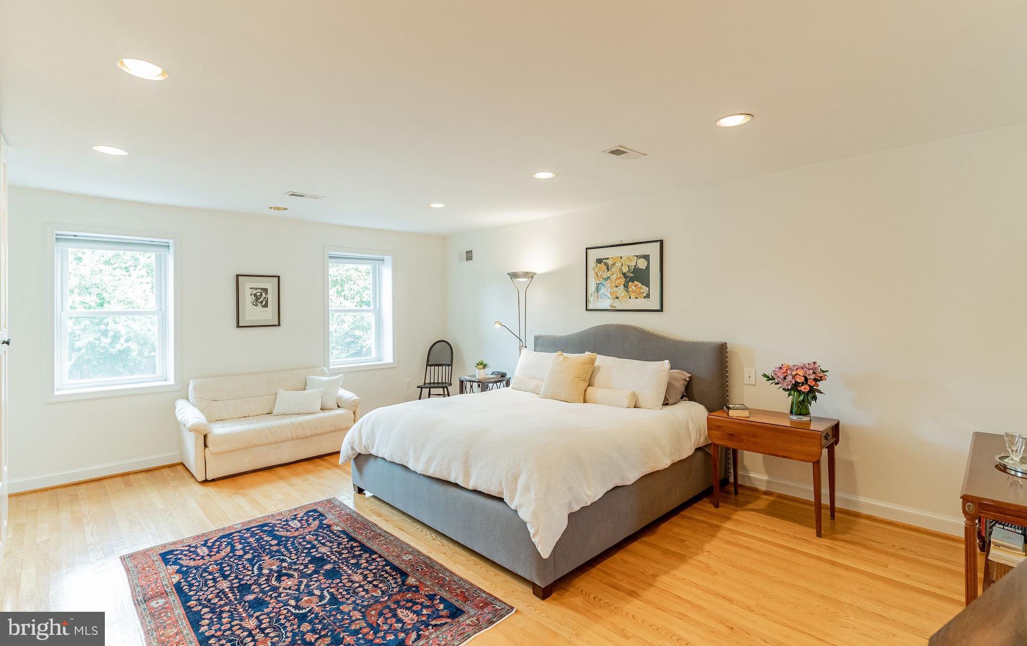 POTOMAC VILLAGE - Residential