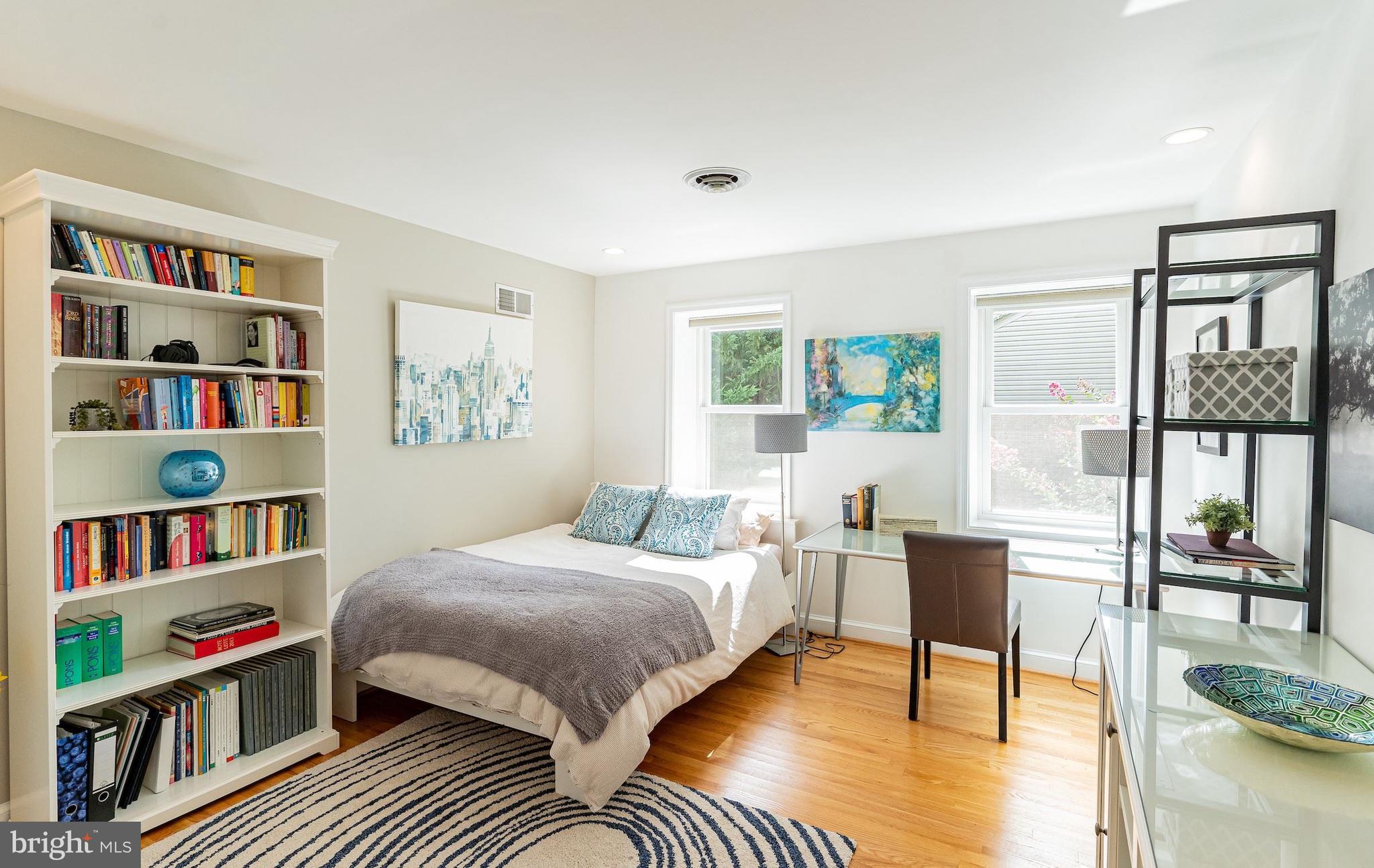 POTOMAC VILLAGE - Residential