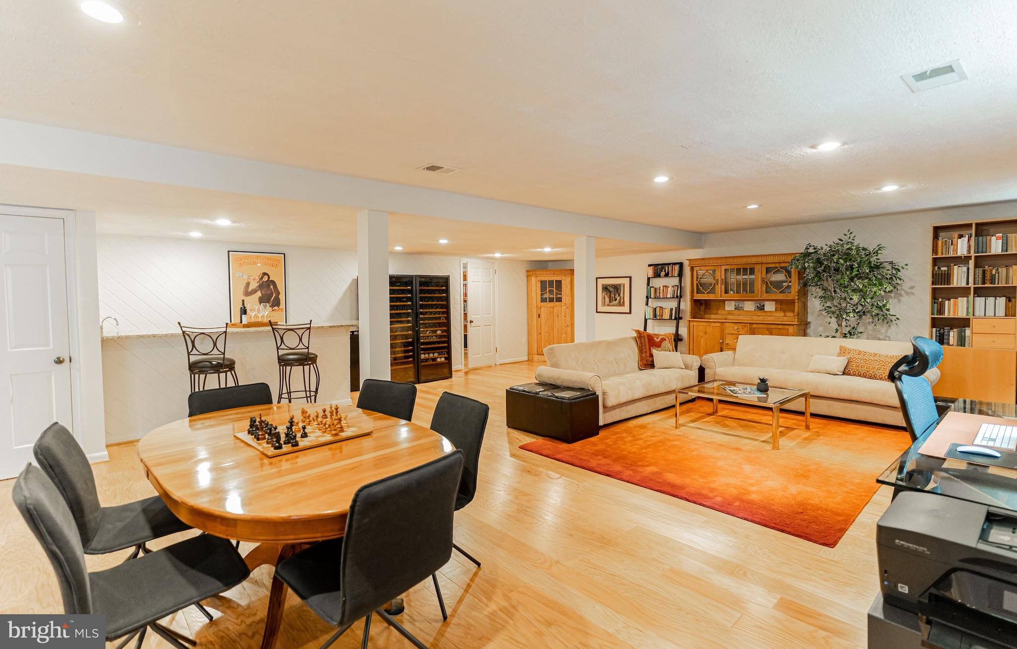 POTOMAC VILLAGE - Residential