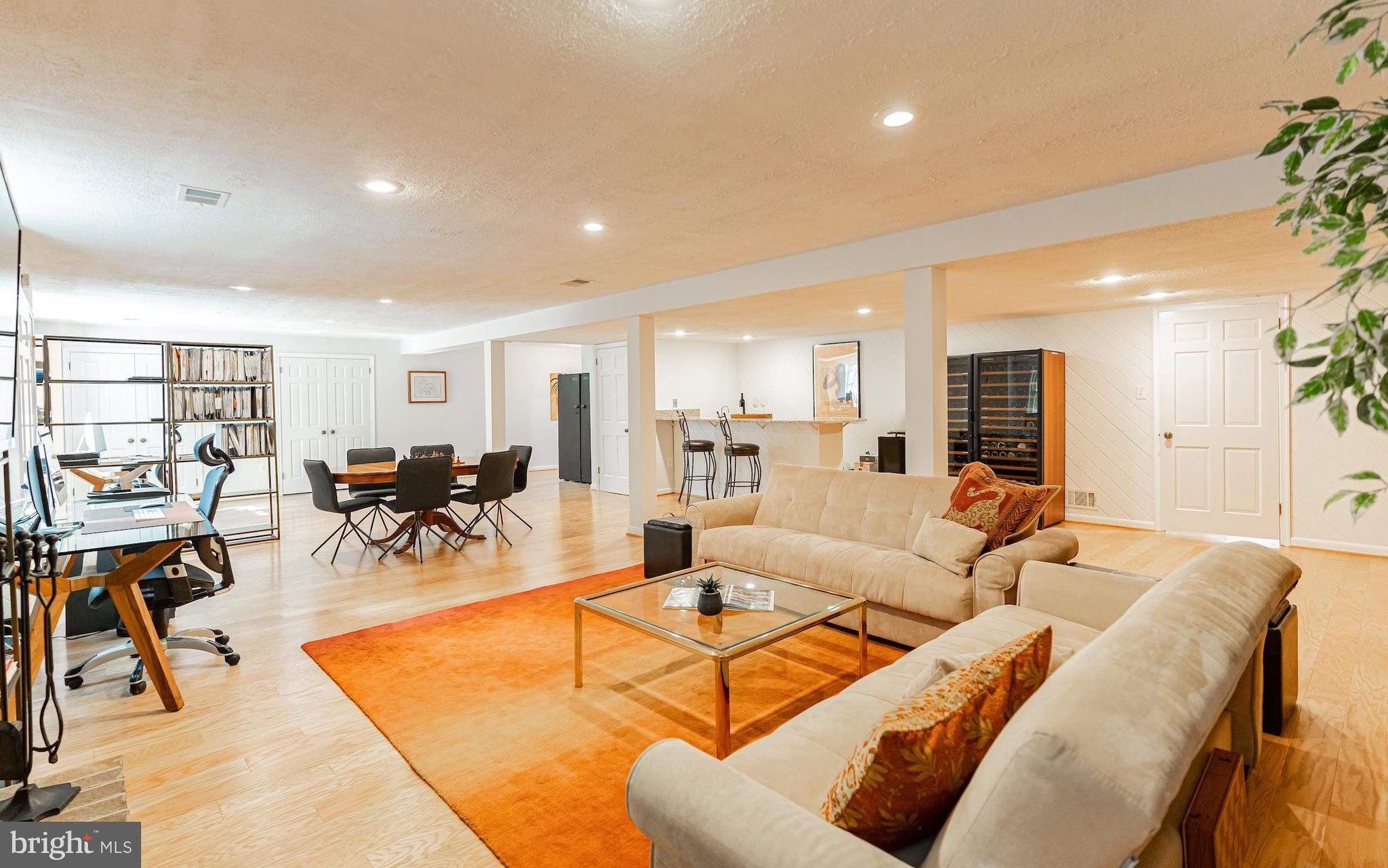 POTOMAC VILLAGE - Residential