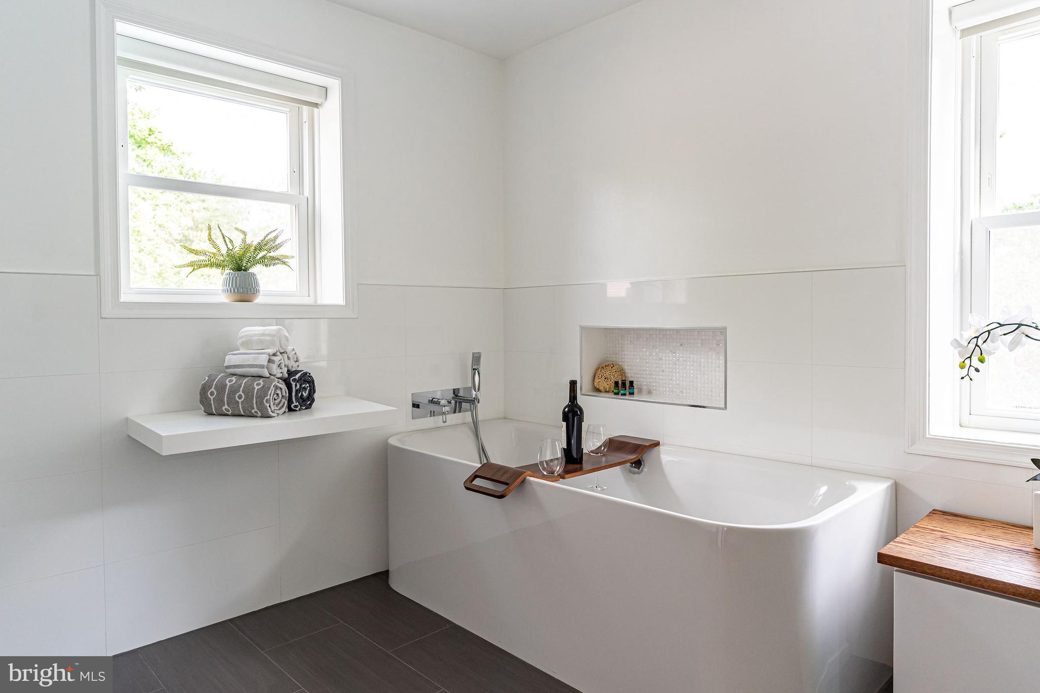 POTOMAC VILLAGE - Residential