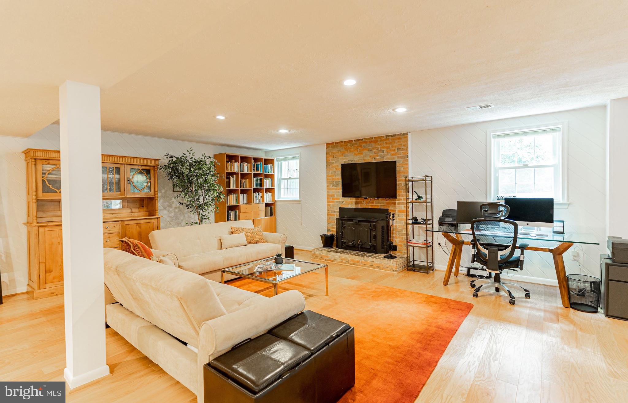 POTOMAC VILLAGE - Residential