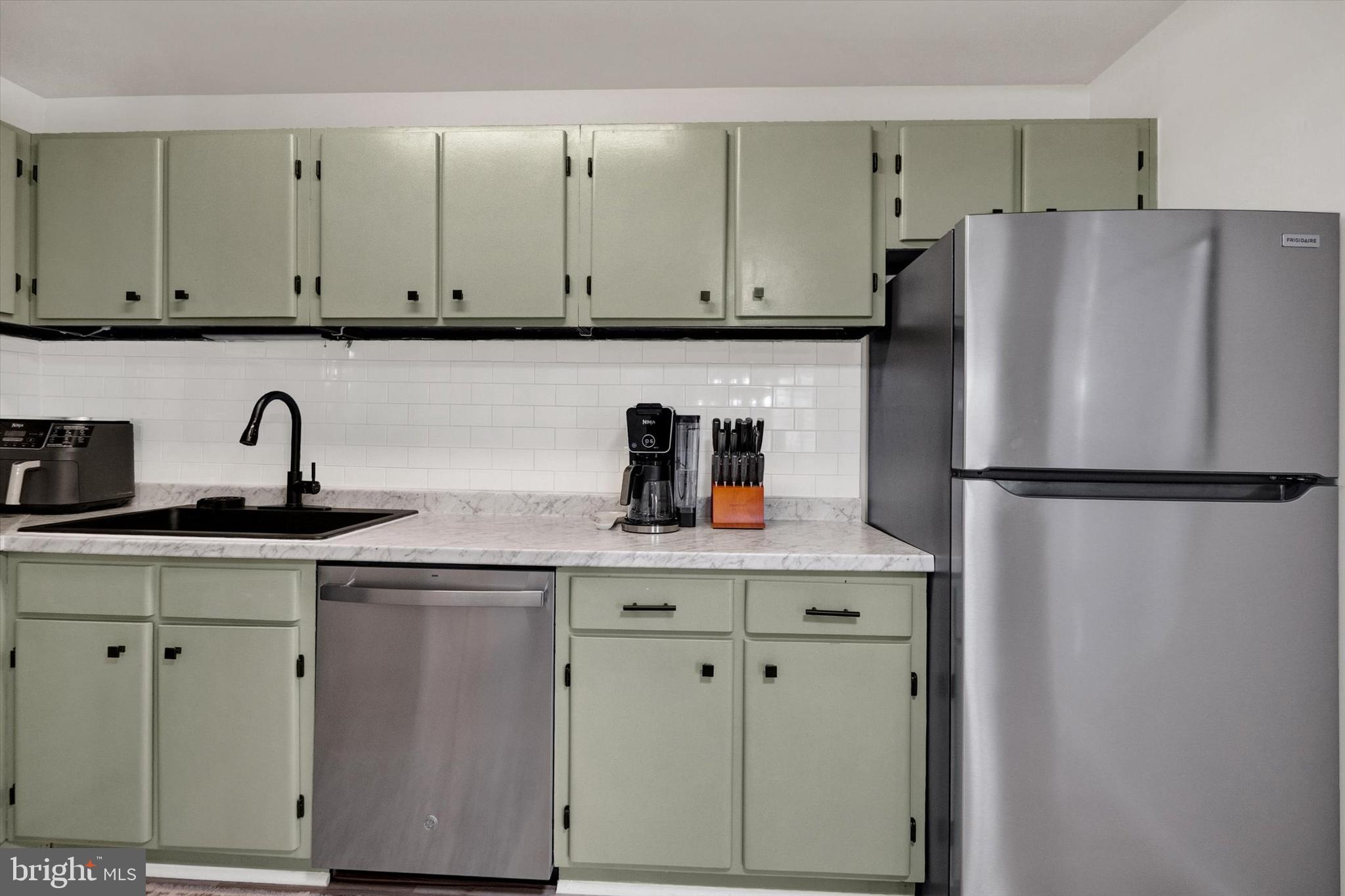 EDGEWOOD CONDOMMINIUMS - Residential