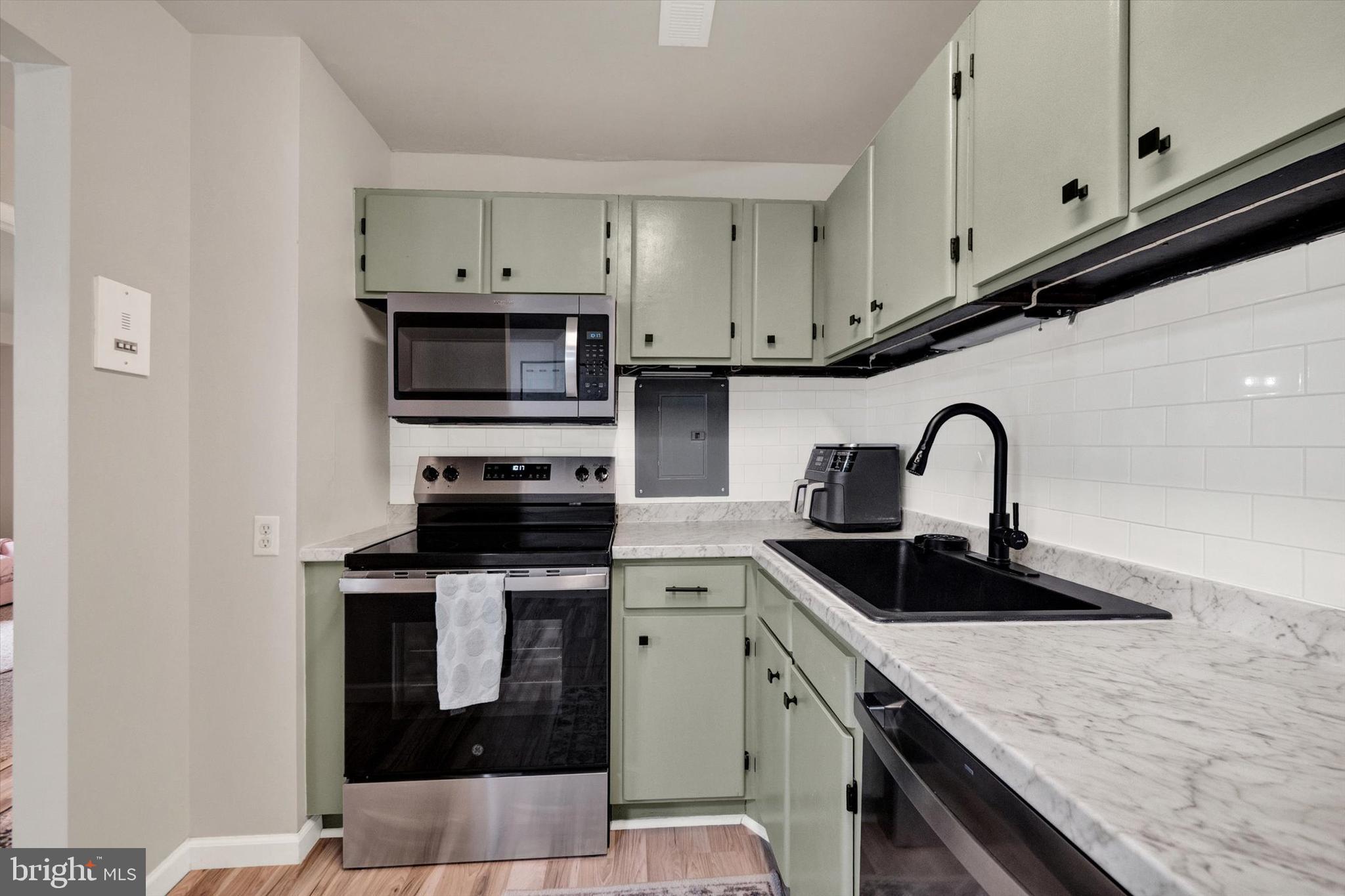 EDGEWOOD CONDOMMINIUMS - Residential