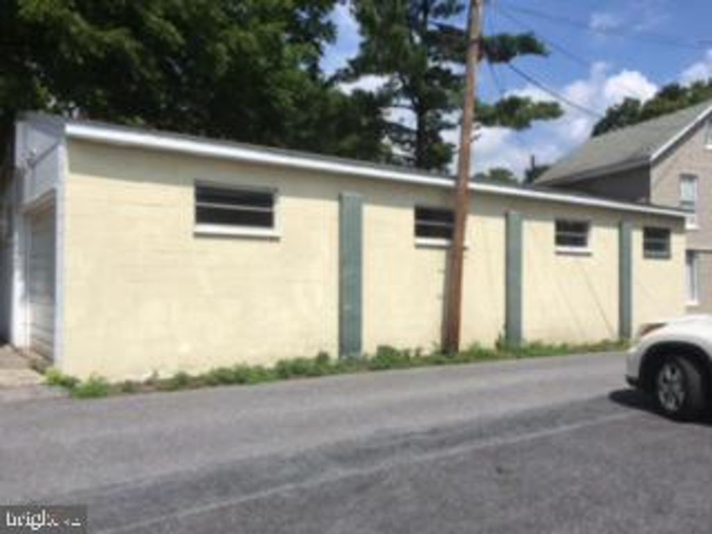 Photo of 376 Lincoln Way E, CHAMBERSBURG, PA 17201 (MLS # PAFL2032214)