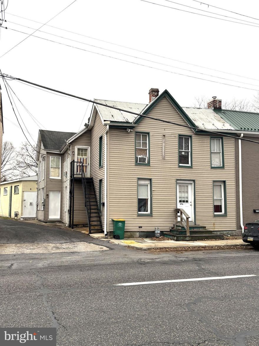 Over/under duplex with large, attached garage in the Borough of Chambersburg.
Garage is rented on a month-to-month basis.
1st floor is currently vacant 
2nd floor is currently rented to a long-term tenant (over 20 yrs) no lease