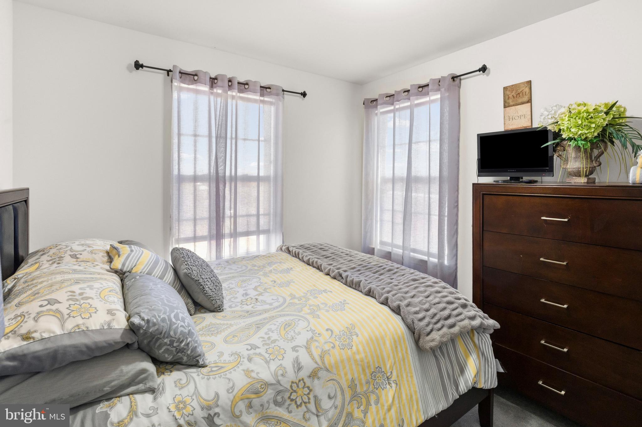 CARRIAGE HILLS TOWNHOUSE - Residential