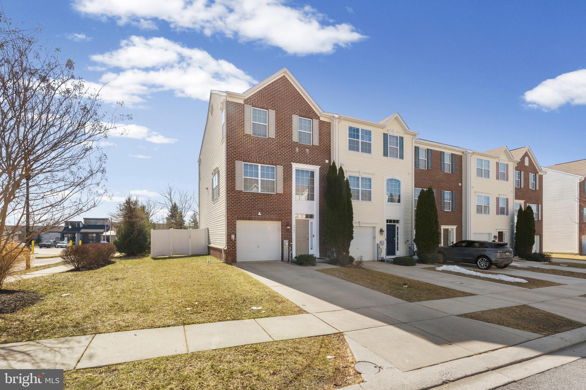 CARRIAGE HILLS TOWNHOUSE - Residential