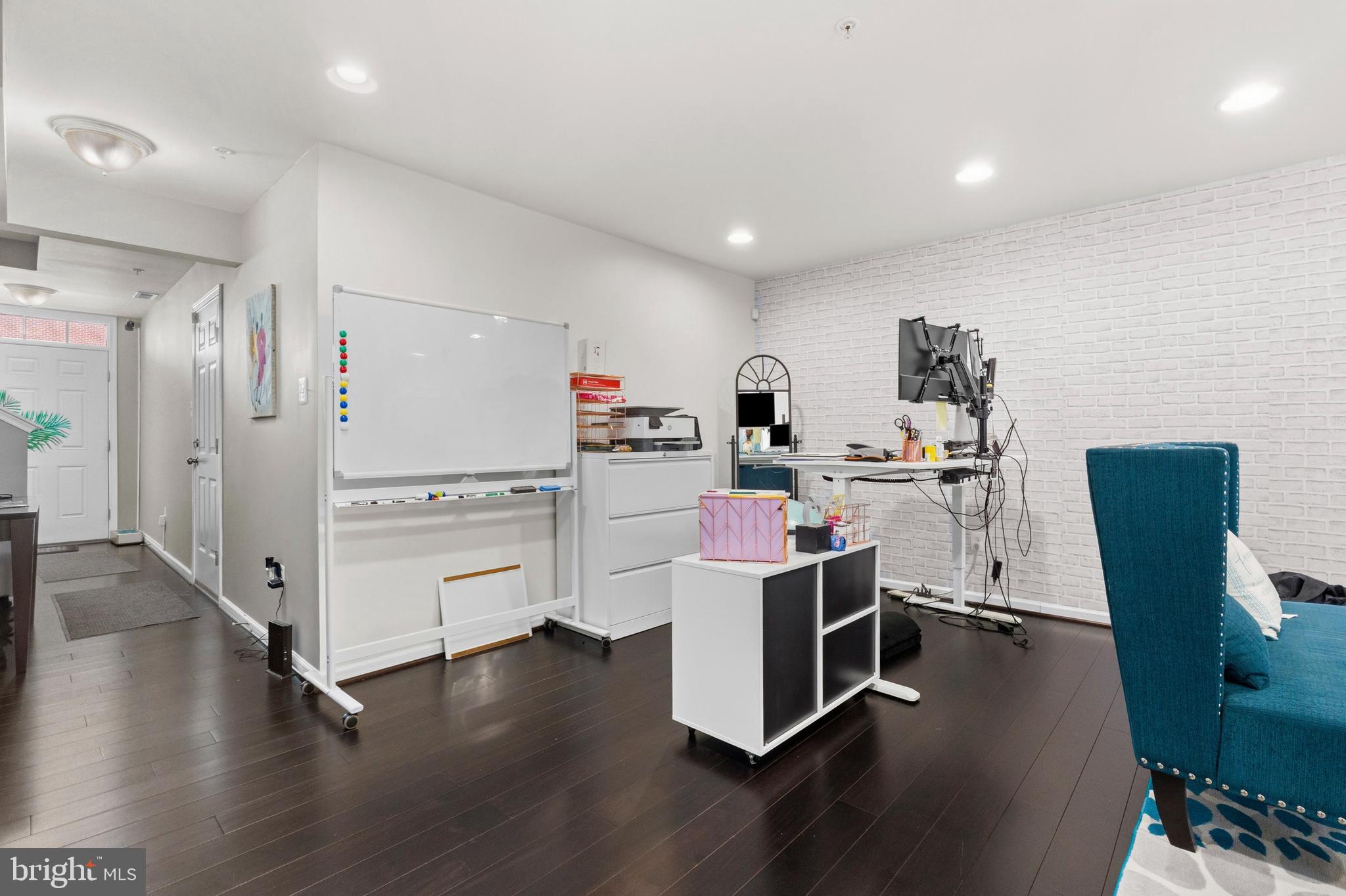 CARRIAGE HILLS TOWNHOUSE - Residential