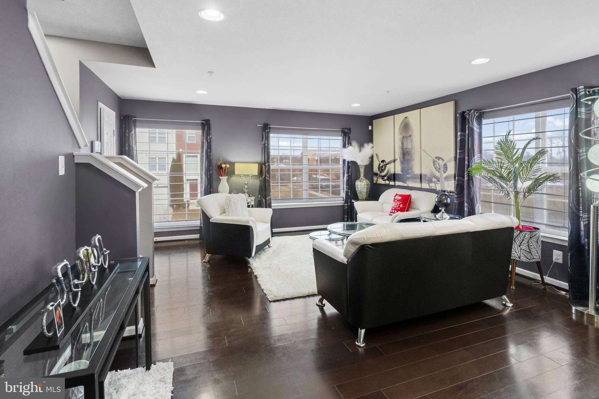 CARRIAGE HILLS TOWNHOUSE - Residential