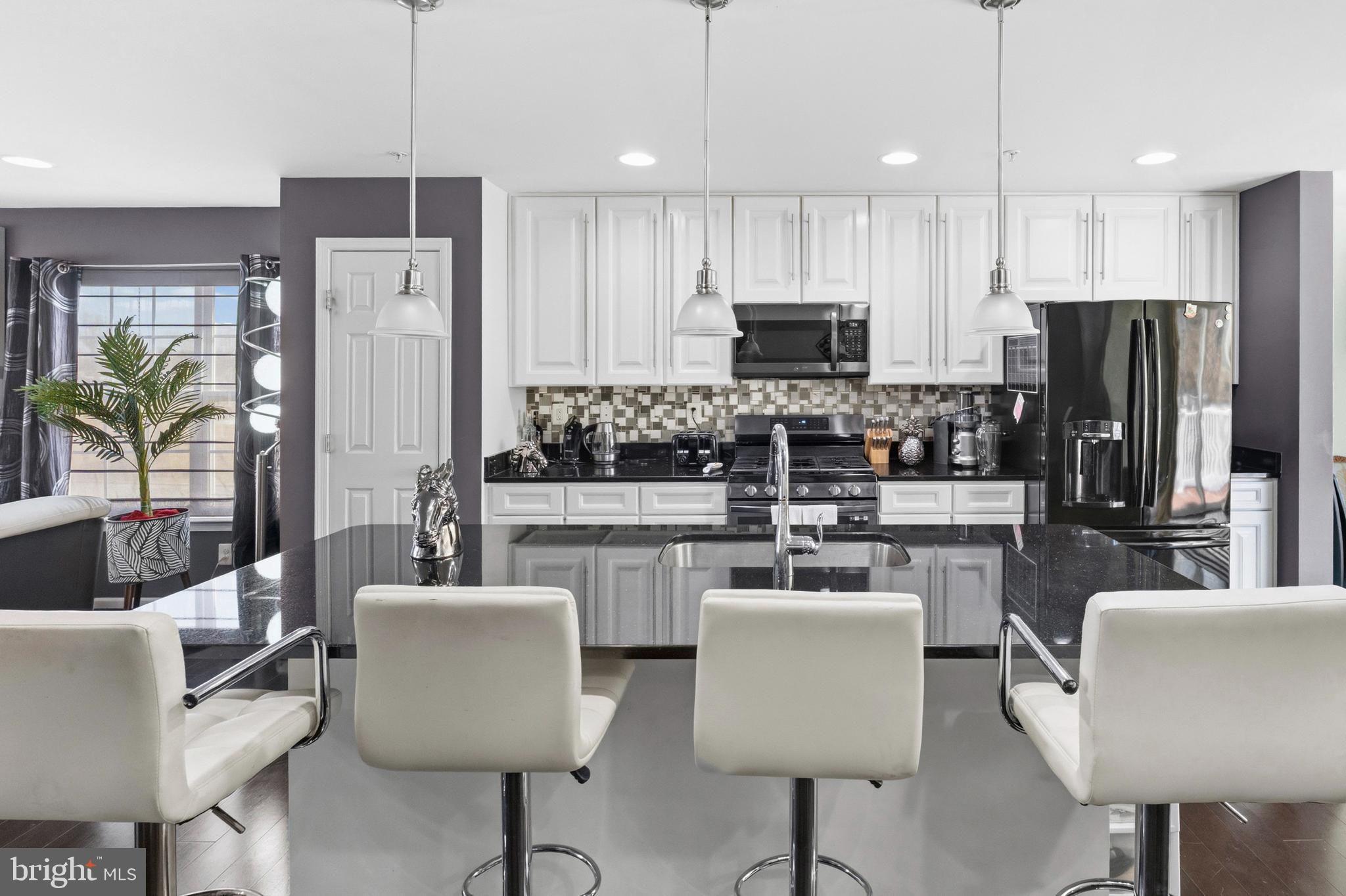 CARRIAGE HILLS TOWNHOUSE - Residential