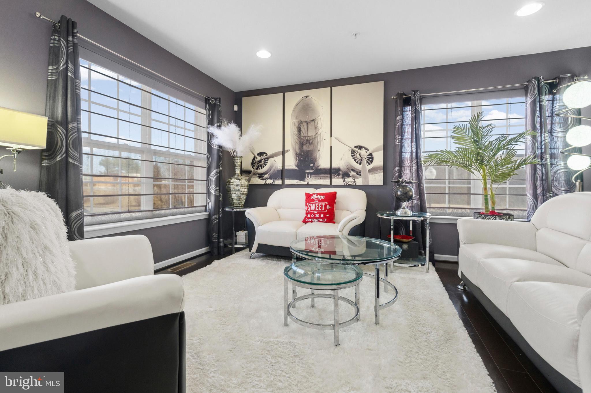 CARRIAGE HILLS TOWNHOUSE - Residential