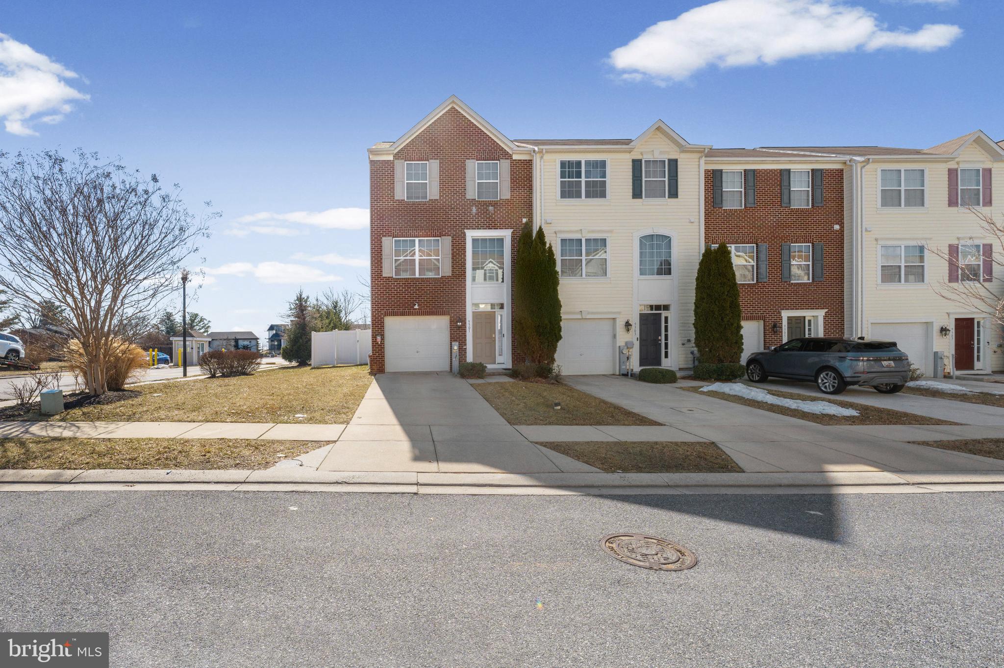 CARRIAGE HILLS TOWNHOUSE - Residential