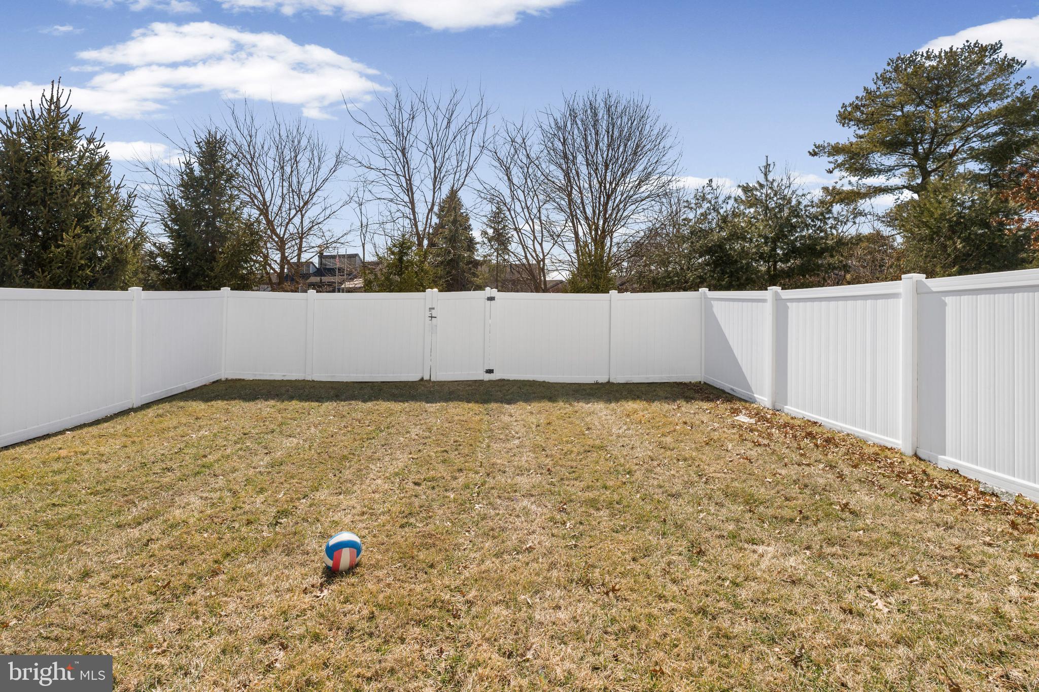 CARRIAGE HILLS TOWNHOUSE - Residential