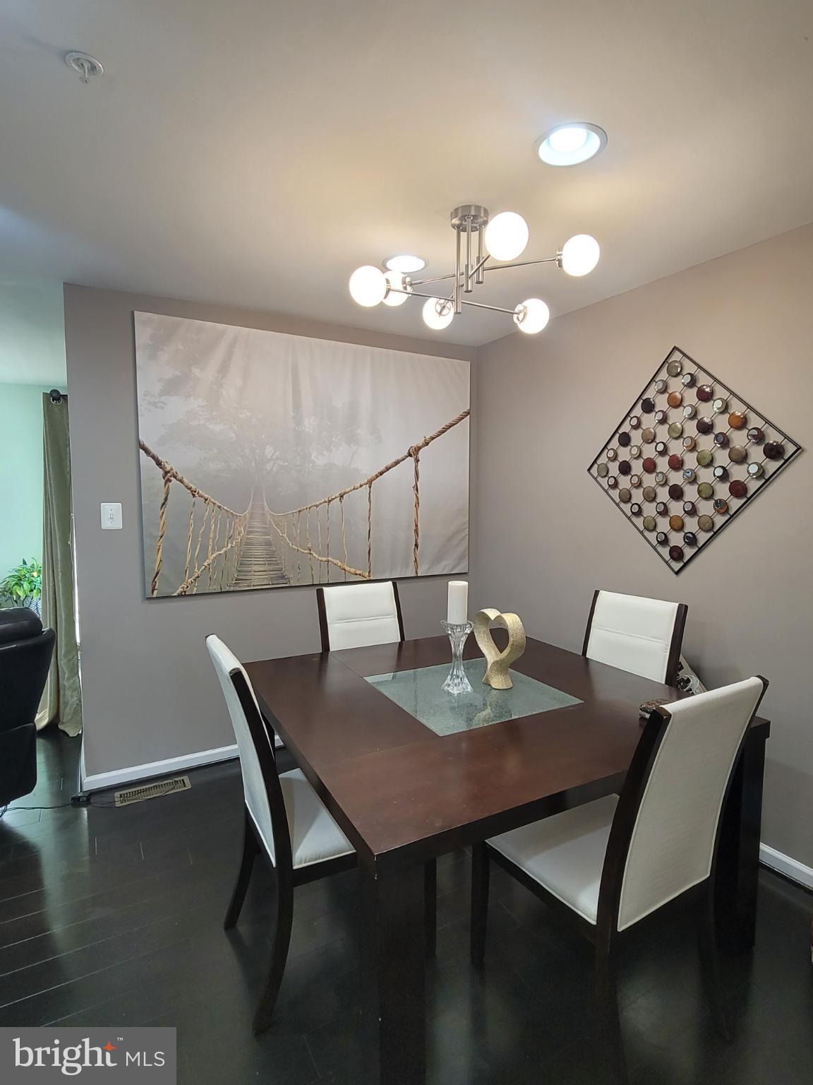 CARRIAGE HILLS TOWNHOUSE - Residential