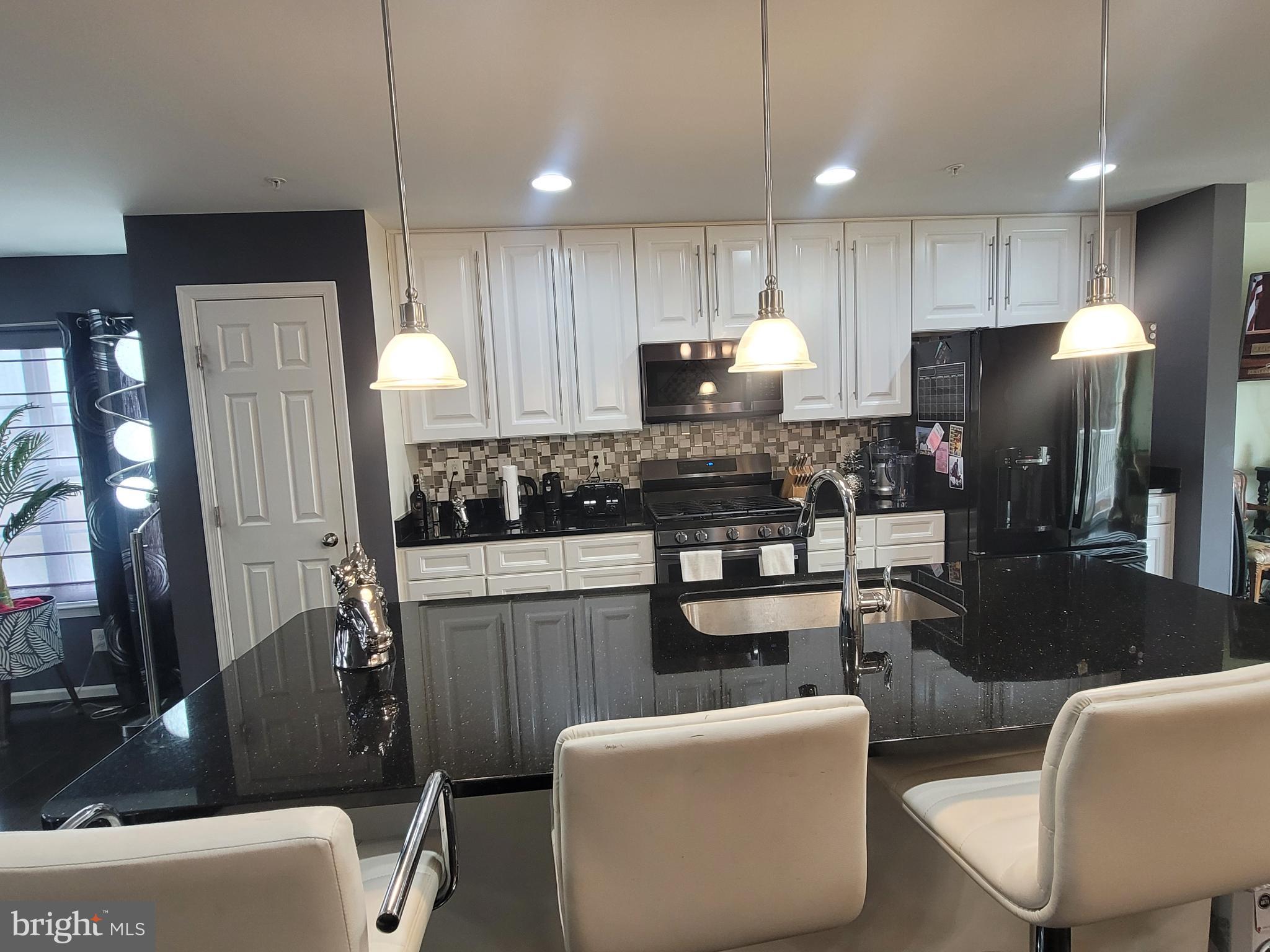 CARRIAGE HILLS TOWNHOUSE - Residential