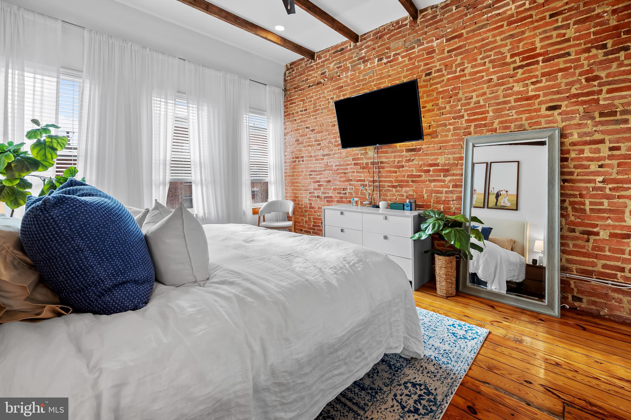 RIVERSIDE - Residential