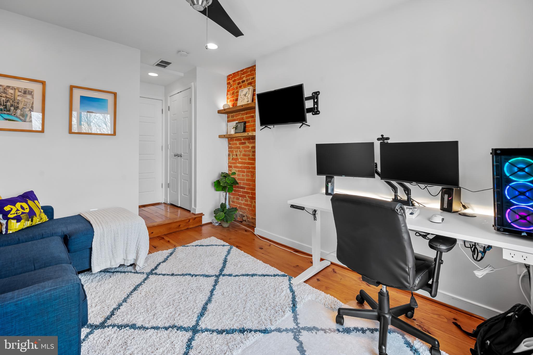 RIVERSIDE - Residential