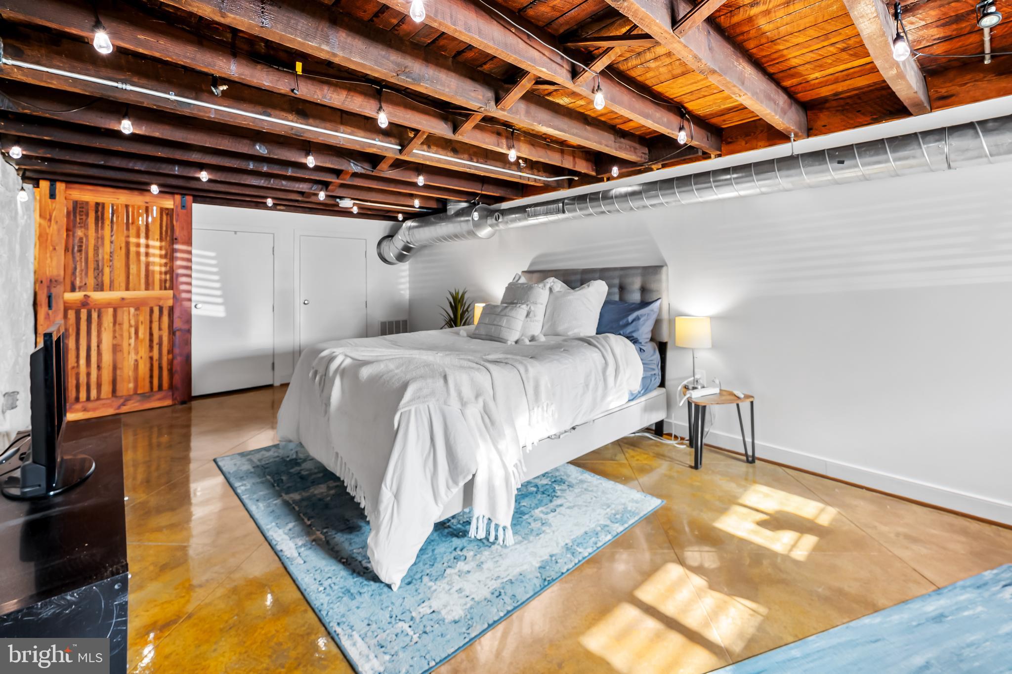 RIVERSIDE - Residential