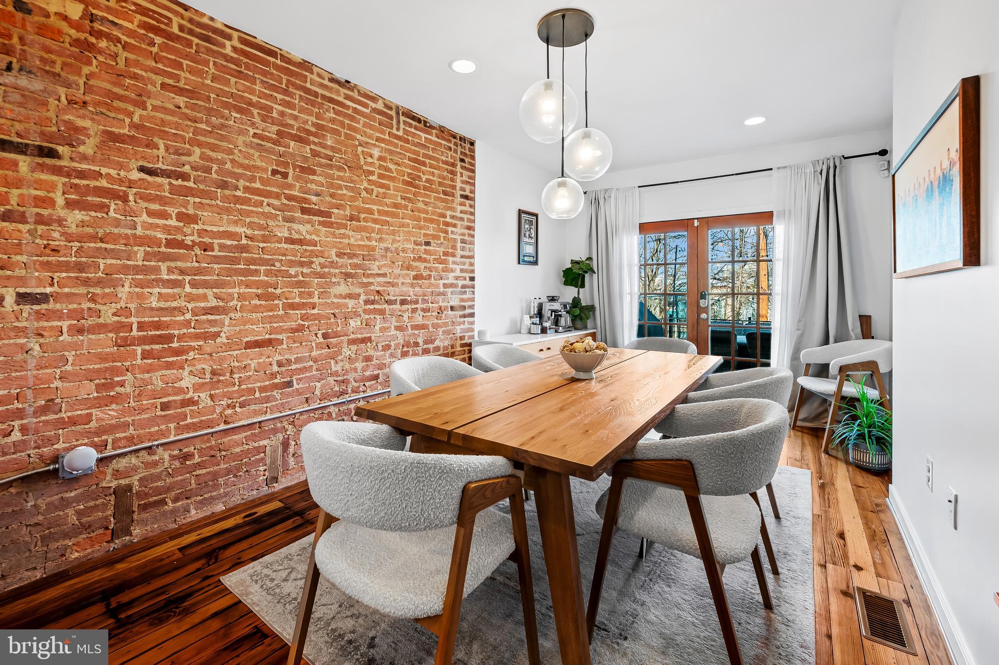 RIVERSIDE - Residential