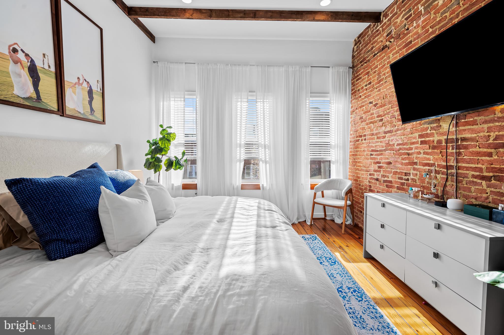 RIVERSIDE - Residential