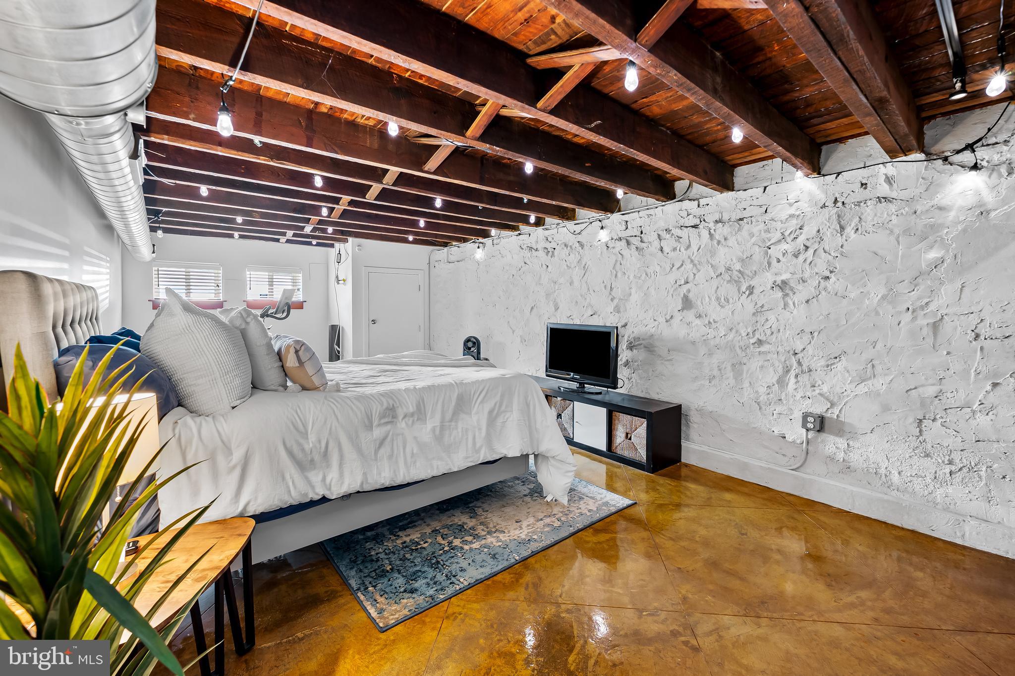 RIVERSIDE - Residential