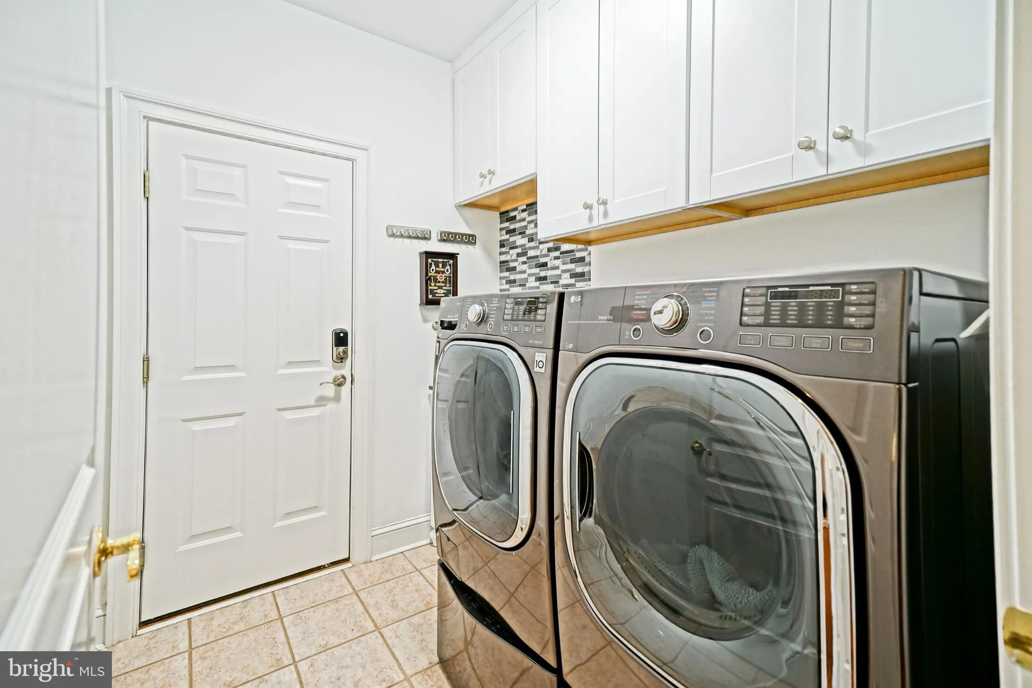 Lewes, Delaware 19958, United States, 5 Bedrooms Bedrooms, ,4 BathroomsBathrooms,Residential,Active,216012