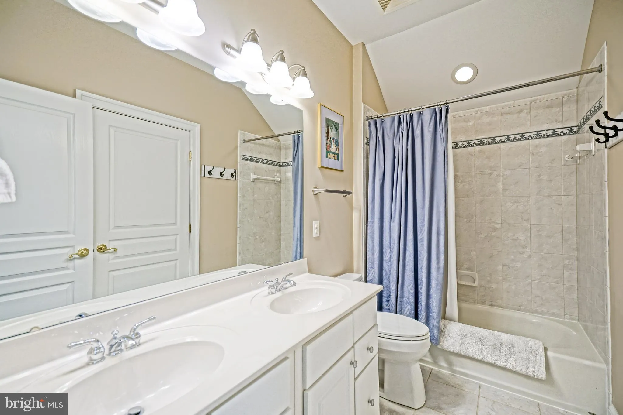 Lewes, Delaware 19958, United States, 5 Bedrooms Bedrooms, ,4 BathroomsBathrooms,Residential,Active,216012