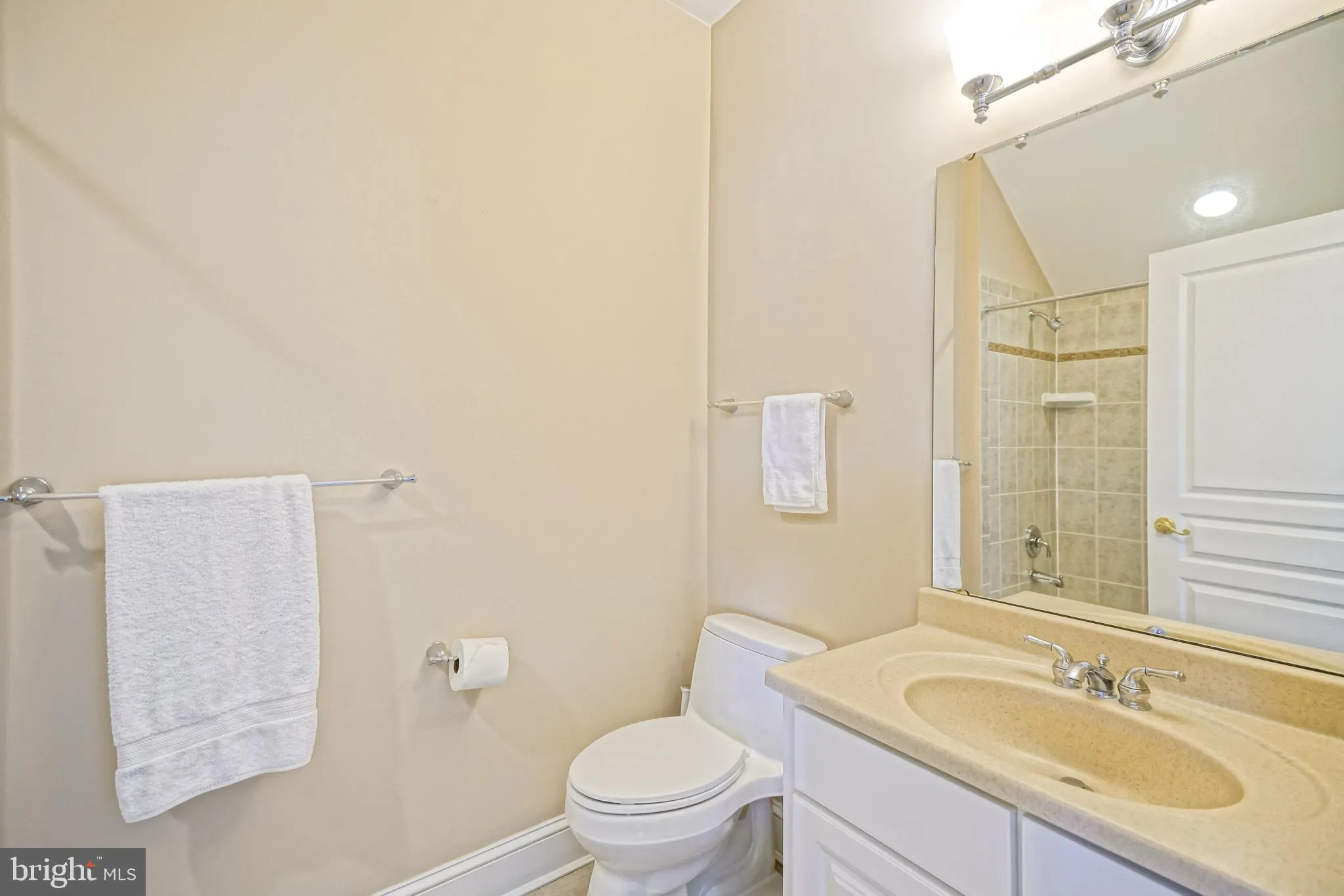 Lewes, Delaware 19958, United States, 5 Bedrooms Bedrooms, ,4 BathroomsBathrooms,Residential,Active,216012