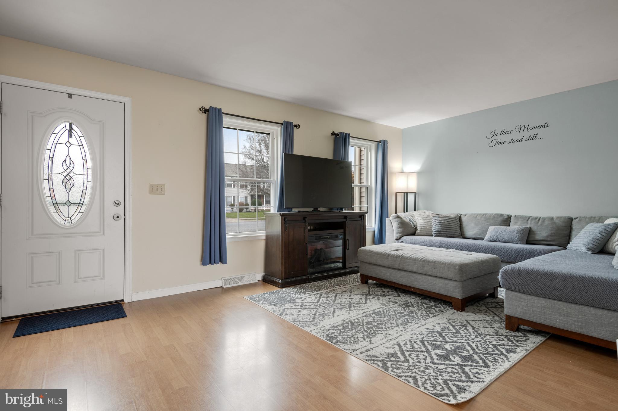 VILLAGE SQUARE - Residential