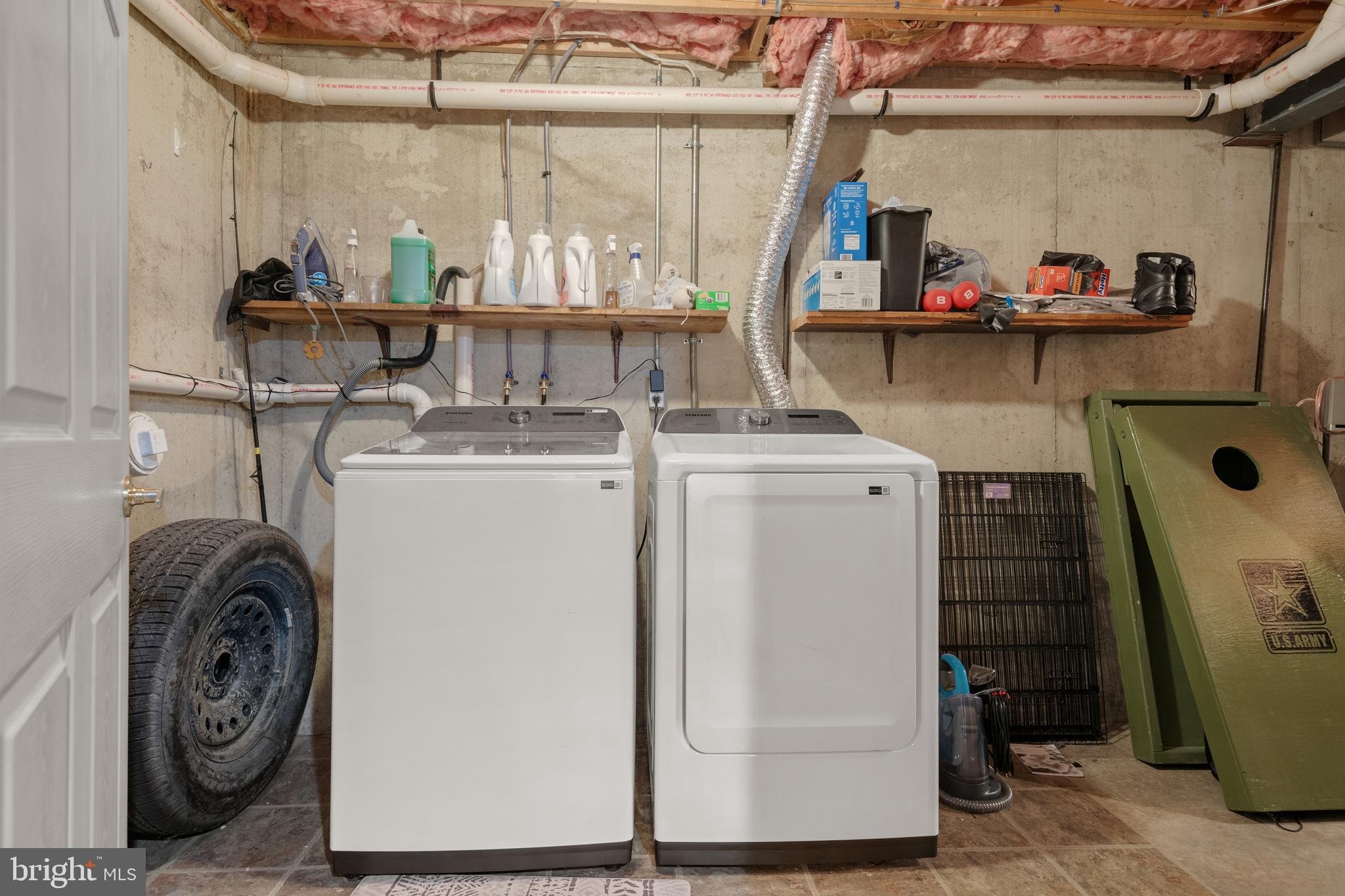 VILLAGE SQUARE - Residential