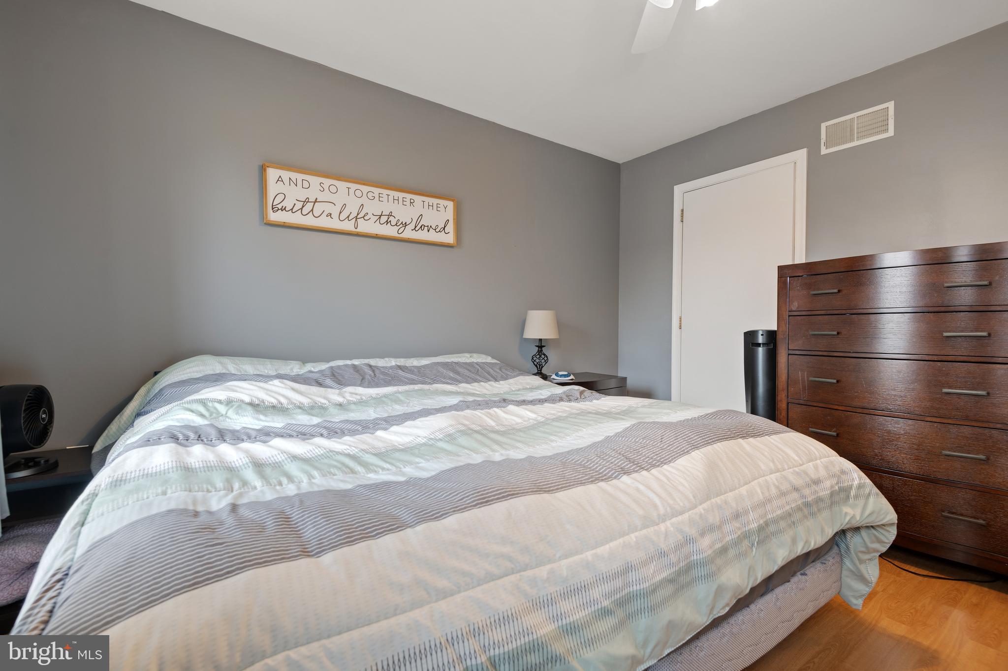 VILLAGE SQUARE - Residential