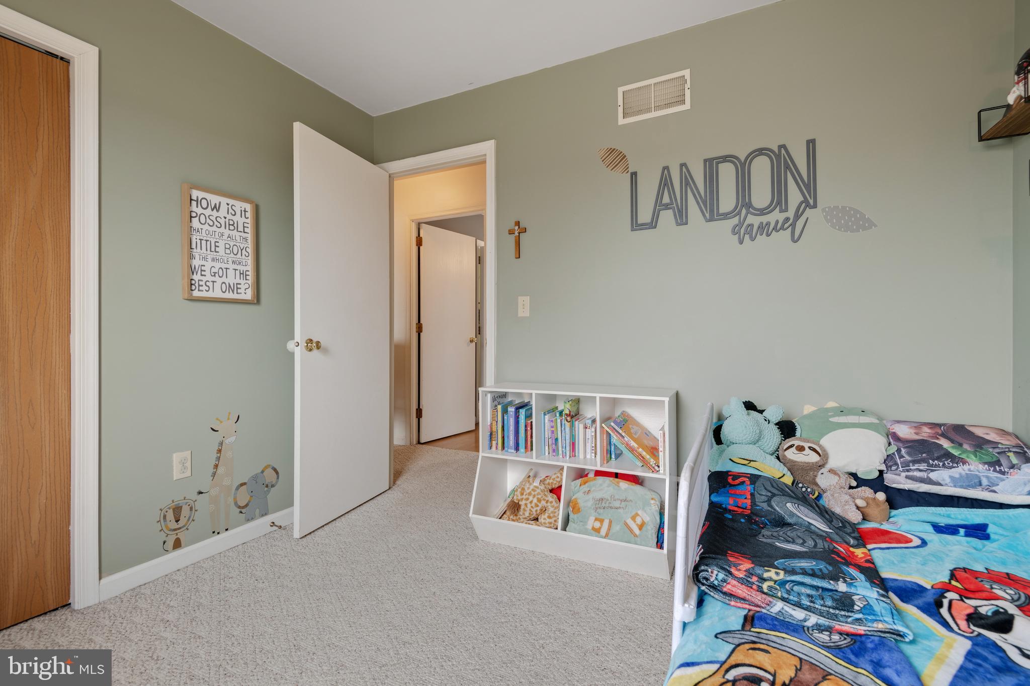 VILLAGE SQUARE - Residential