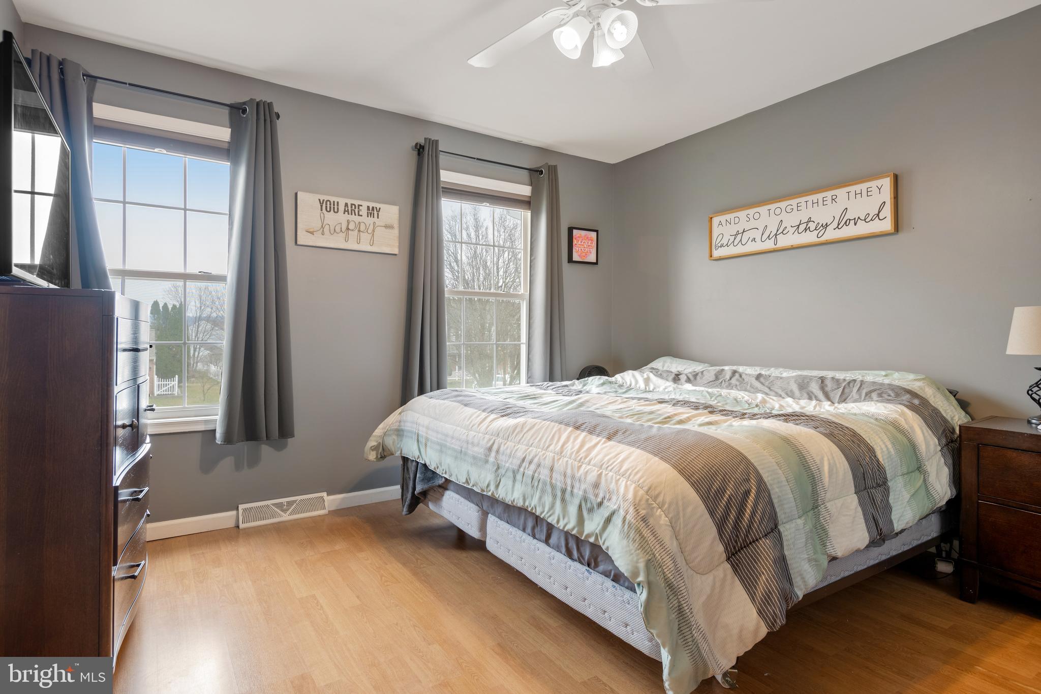 VILLAGE SQUARE - Residential