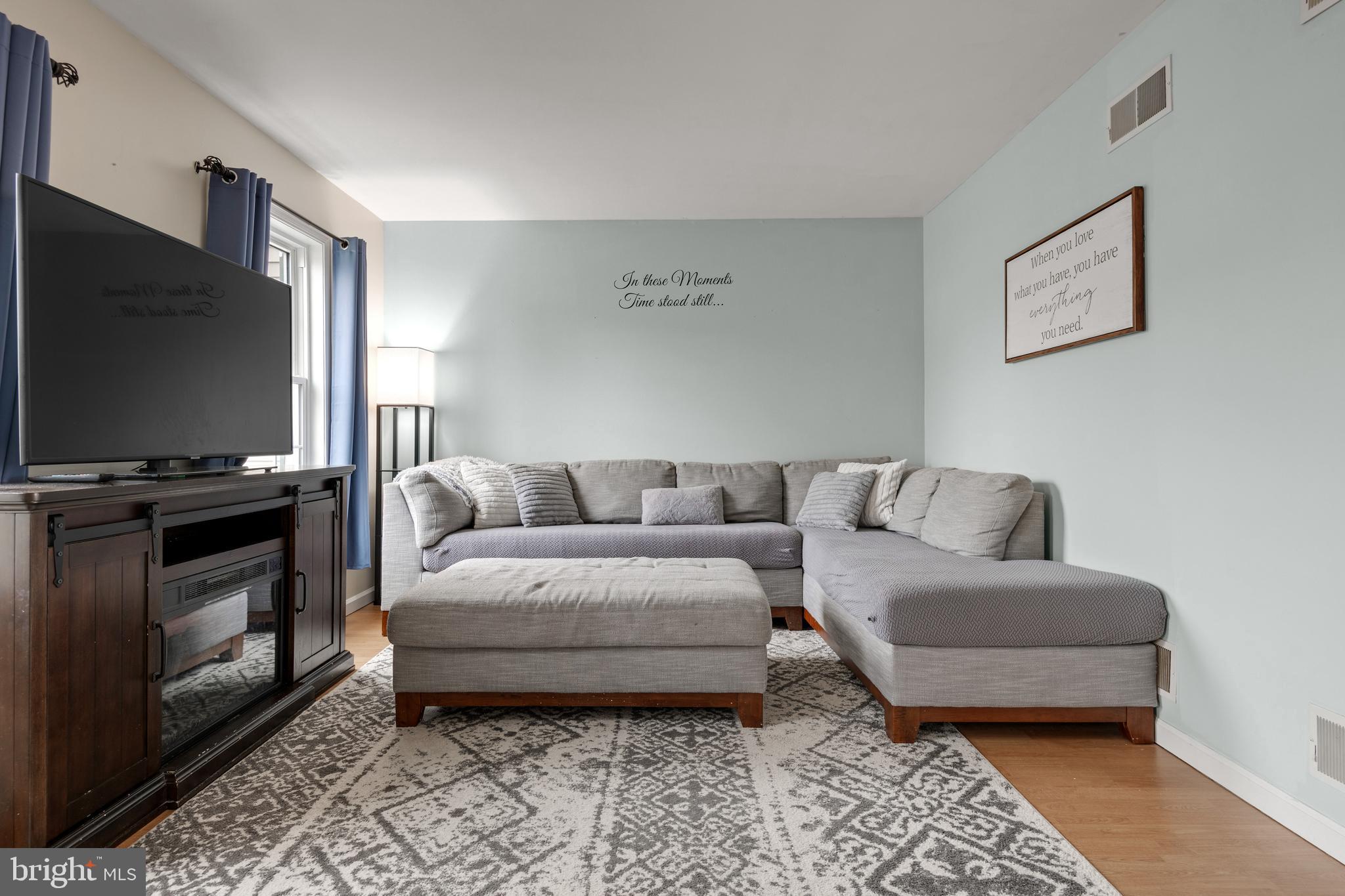 VILLAGE SQUARE - Residential