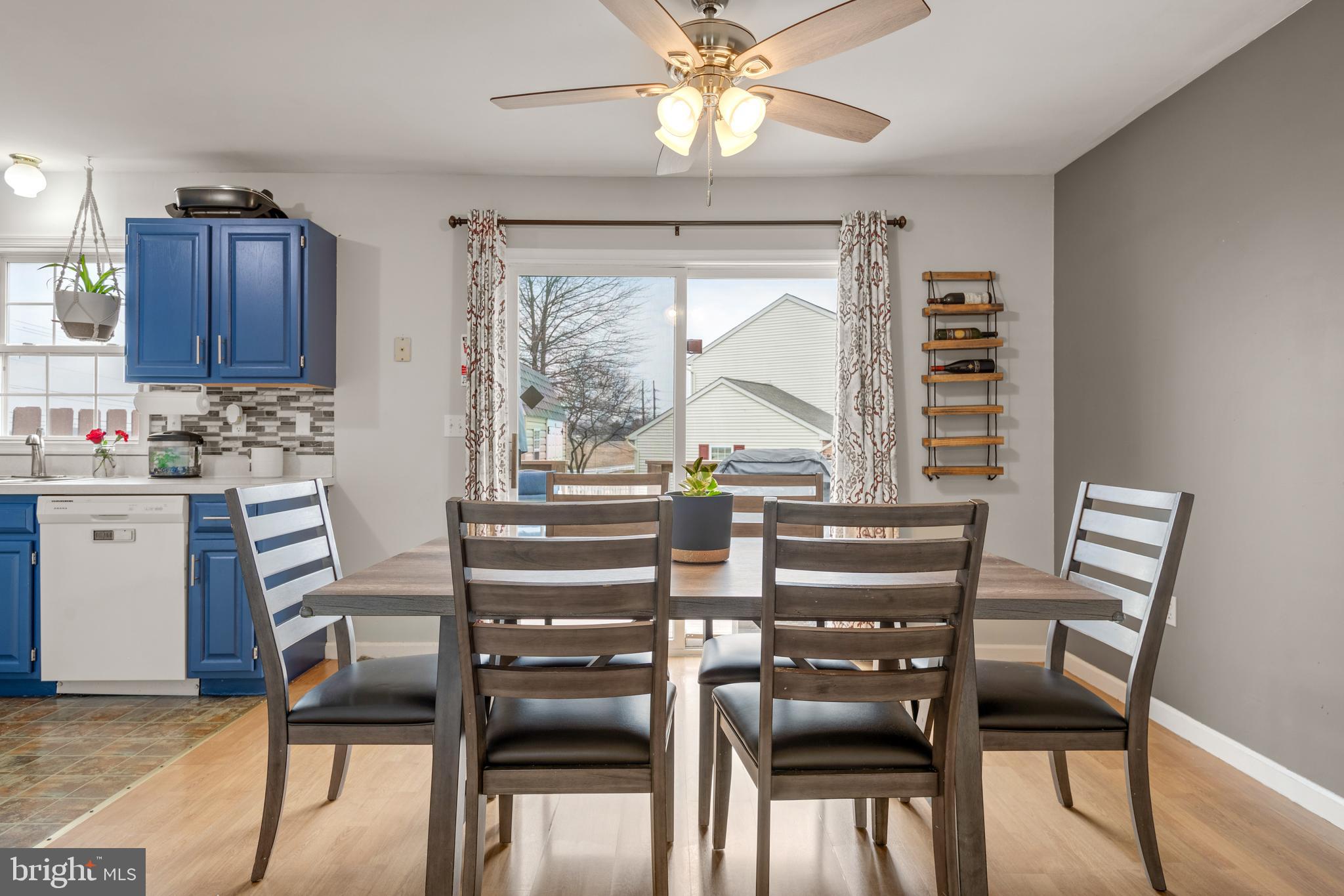 VILLAGE SQUARE - Residential