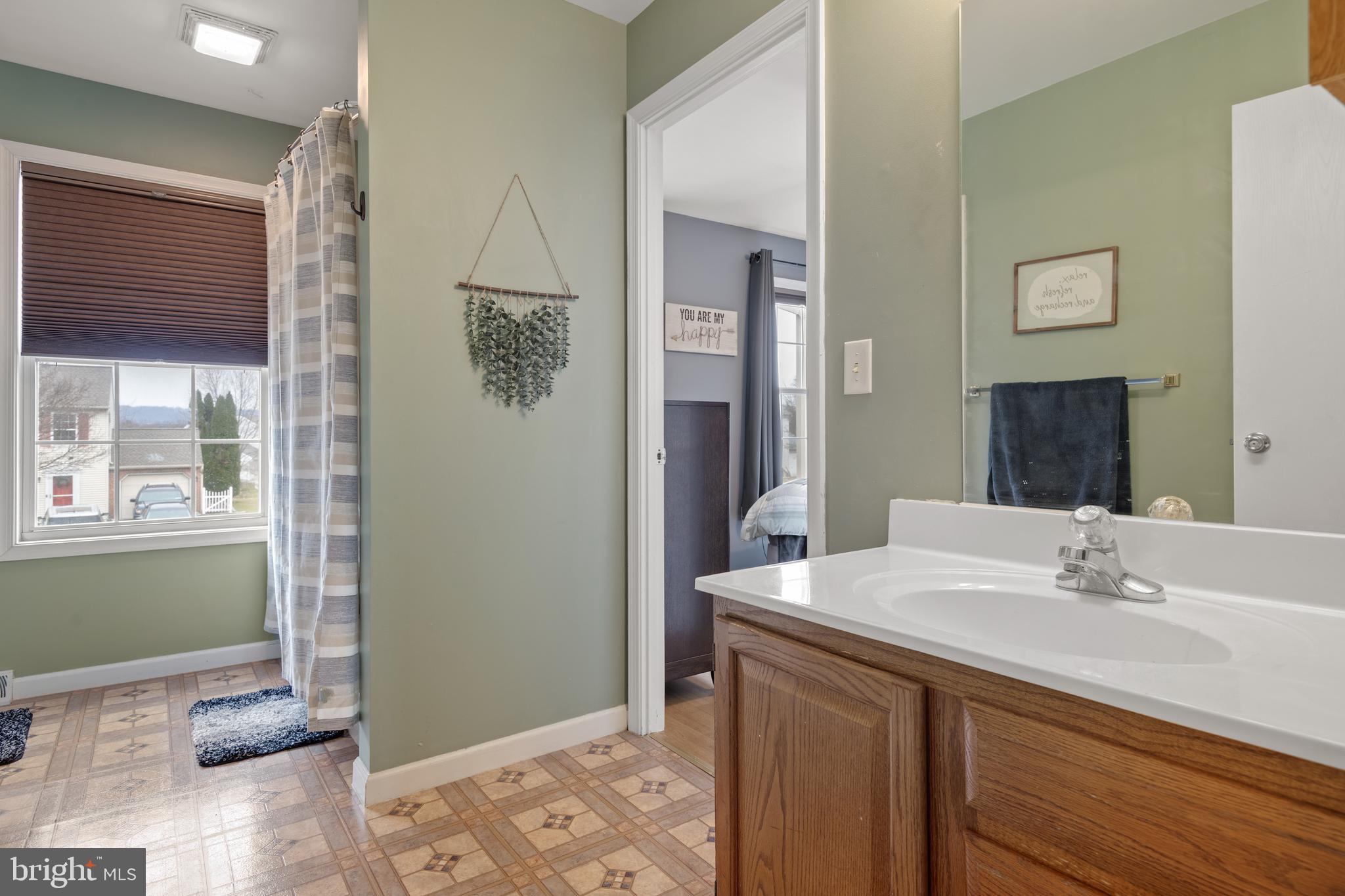 VILLAGE SQUARE - Residential