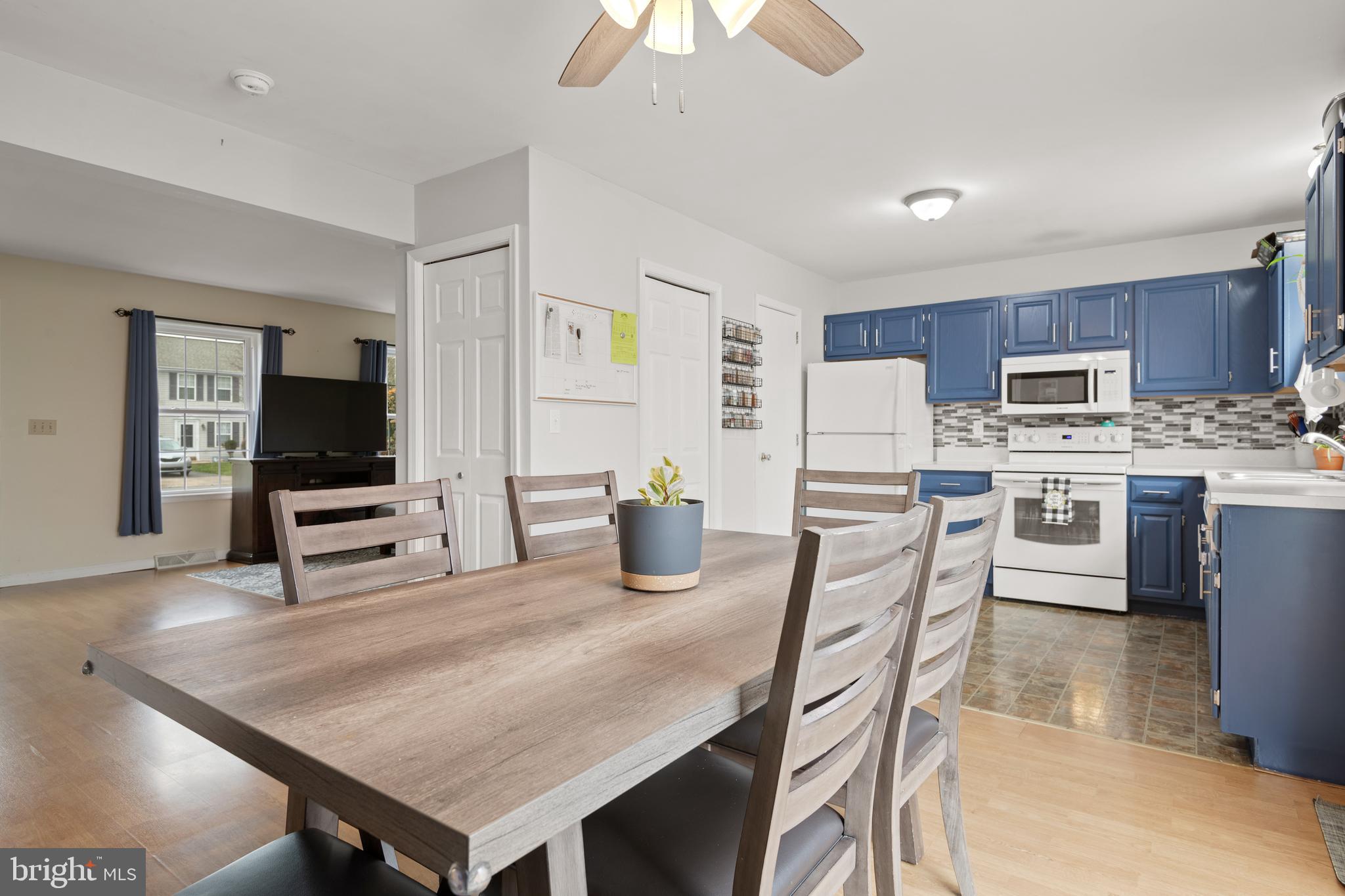 VILLAGE SQUARE - Residential