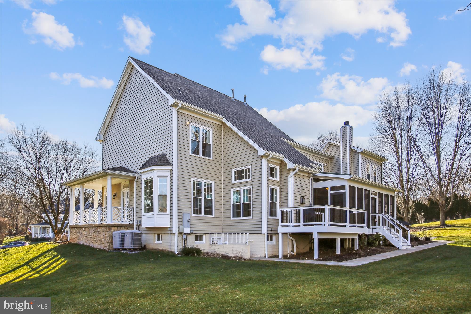 CROSSFIELDS - Residential