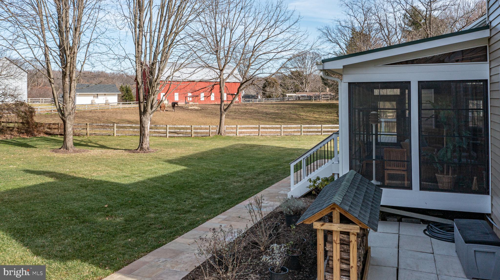 CROSSFIELDS - Residential