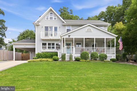 Photo of 206 Oak Street SW, VIENNA, VA 22180 (MLS # VAFX2316584)