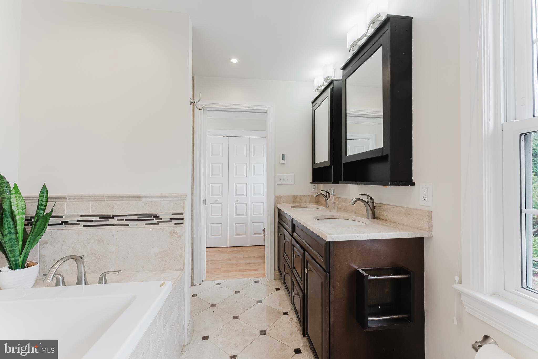 BURKE CENTRE - Residential