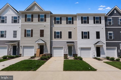 Townhouse For Rent - 36161 Wilderness Shores Way<br/> LOCUST GROVE, VA 22508