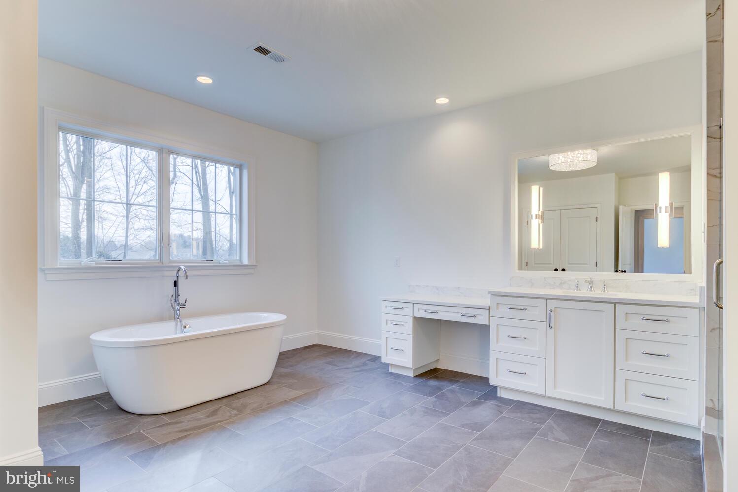 RADNOR HUNT - Residential