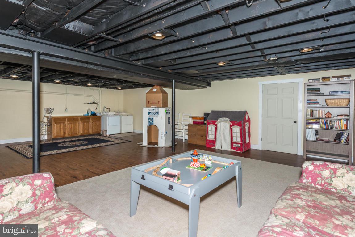 LINCOLN HEIGHTS - Residential