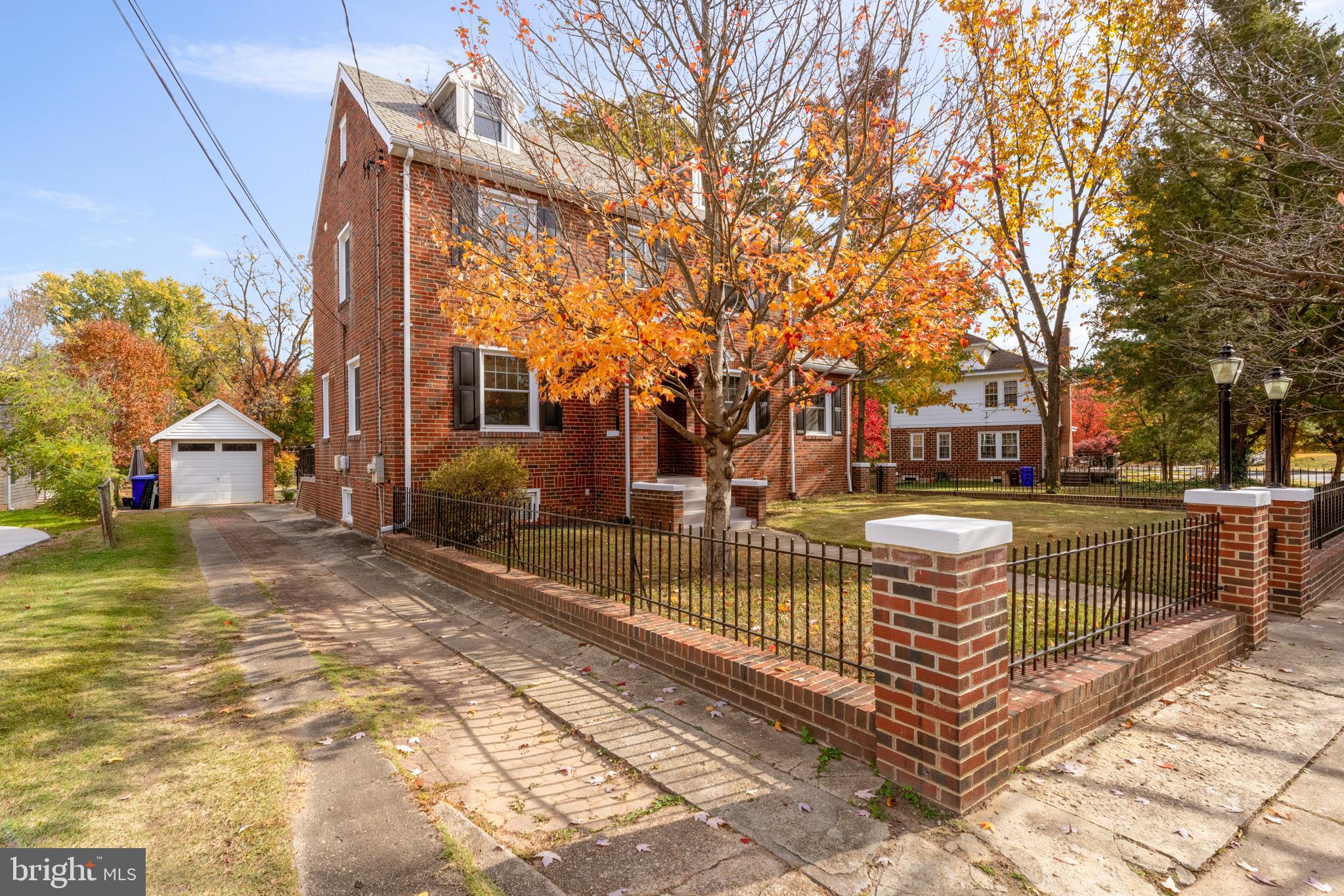 UNIVERSITY PARK - Residential Lease