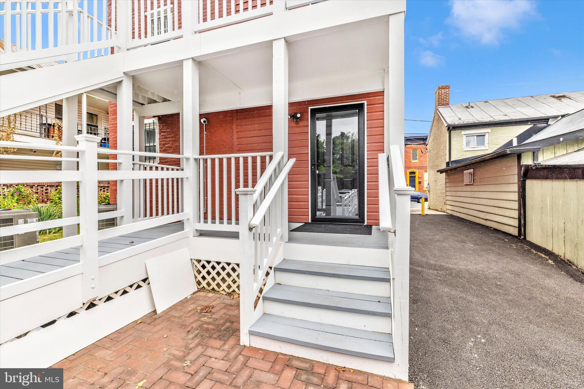 FREDERICK HISTORIC DISTRICT - Commercial Lease