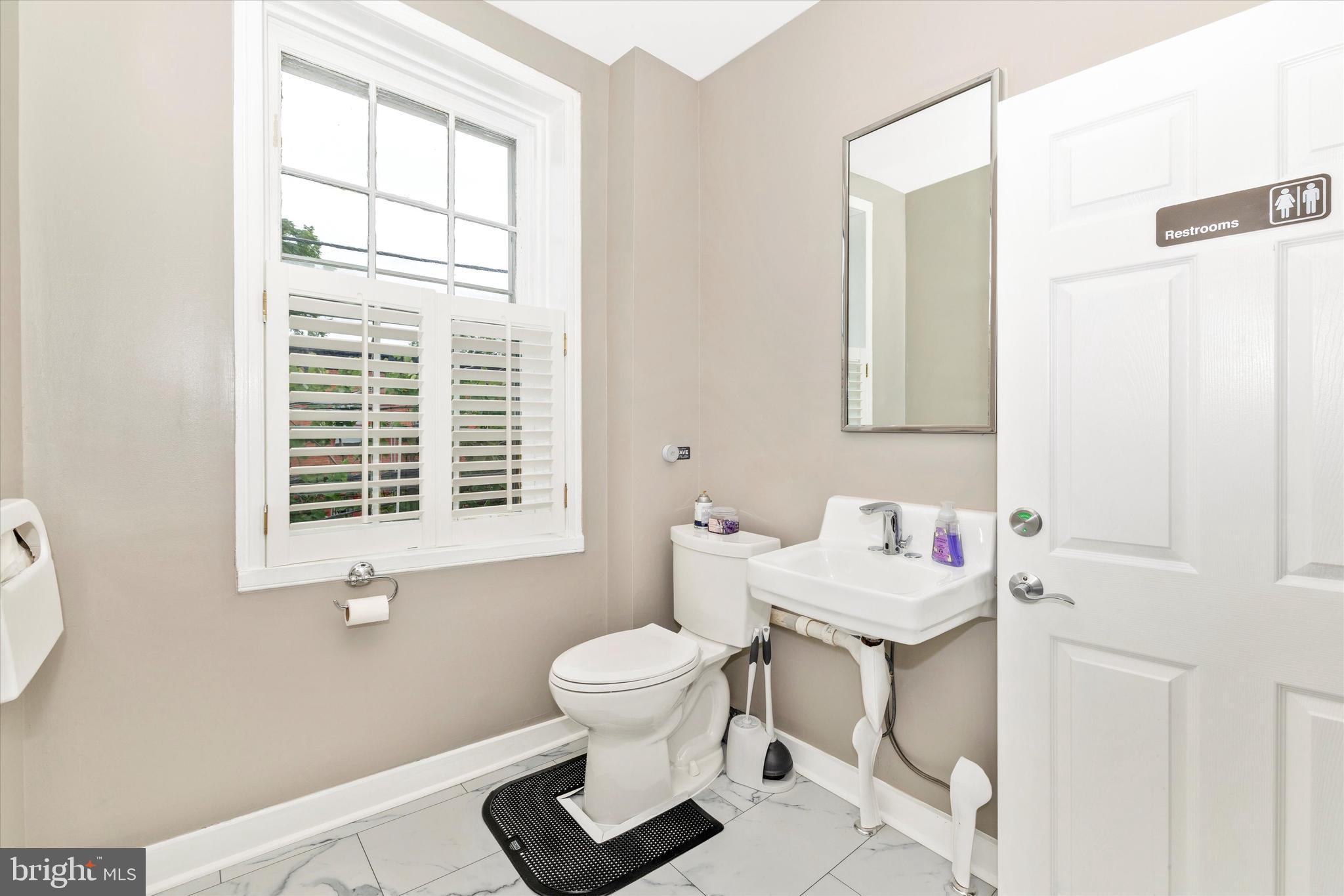 FREDERICK HISTORIC DISTRICT - Commercial Lease