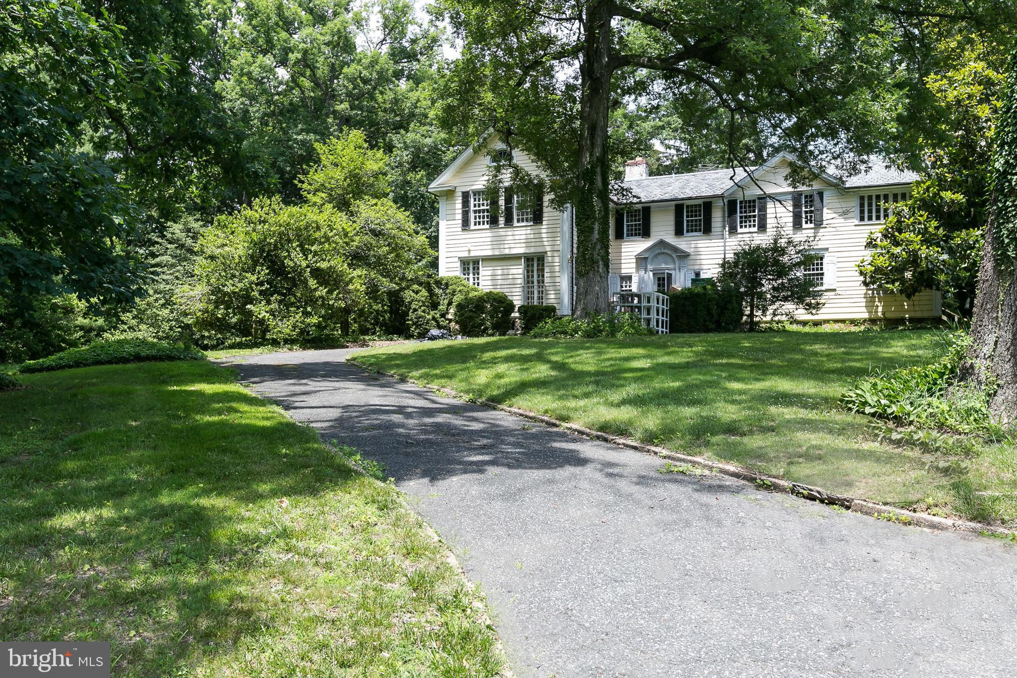 933 HILLSIDE