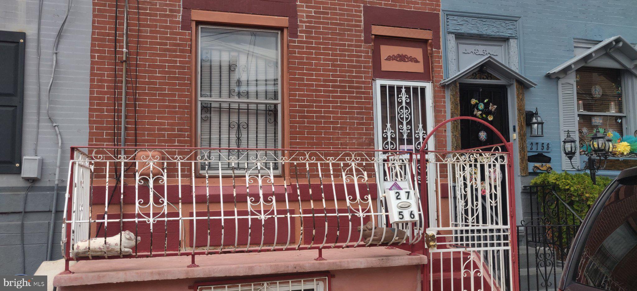 2756 HOWARD STREET